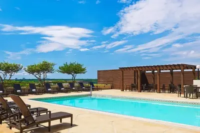 Image de 2  Peaceful Rooms with City View Near Key Dallas Attractions