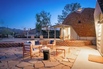 Image de Fire Pit - Spa - Near Jtnp - Twin Domes in the Dez
