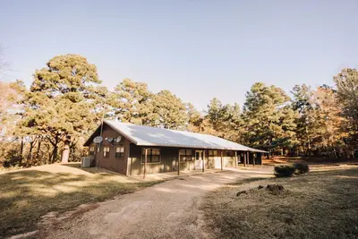 Image de TerraVida - Superb 4-bedroom house with gorgeous grounds in Montalba, Tx