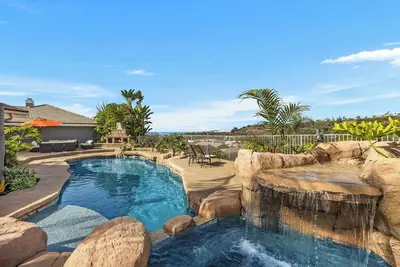 Image de Ocean View Oasis - Pool & Jacuzzi Retreat