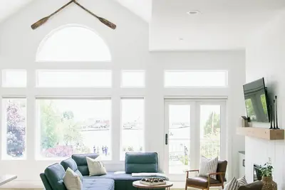Image de Stunning Harbour Front Suite | Exceptional Views & Prime Location
