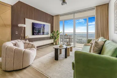 Image de New Beach & Creek View 2br in Palace Residences