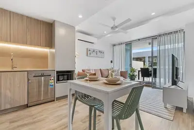 Image de Footsteps to Surf, Shop & Dine on the Sunshine Coast