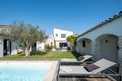 Image de Villa avec piscine au coeur de Saint Martin