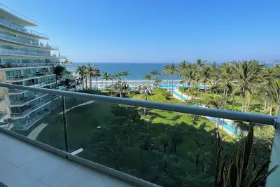 Image de Beachfront 4-bedroom Luxury Condo with breathtaking view!