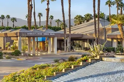 Image de Enjoy an escape to a Marriott Resort in picturesque Palm Desert.