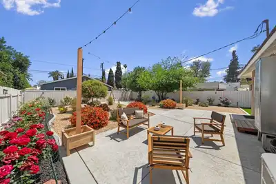 Image de Wood Streets Backyard Oasis Rcc/Dwtn