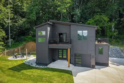 Image de Modern Center Hill Lake House - Lake Views & Access - Fire Pit