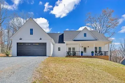 Image de Lake Twin Cove! New Construction Home!