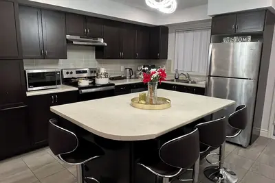 3-bedroom house in tranquil Brampton with WiFi, Ac
