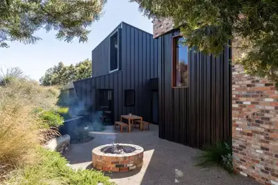 Image de Stunning Trevallyn Retreat