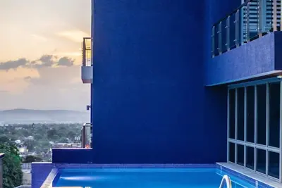 Image de 20South Luxury One Bedroom Apartment with 24/hrs Onsite Security!