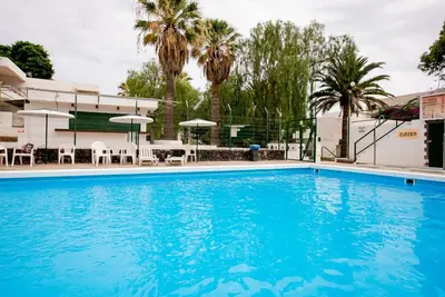 Image de 177 Eureka Piscina Climatizada, Smart Tv WiFi