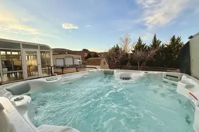 Image de Southern Utah Getaway, Private hot tub! Sleeps 10