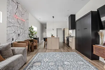 Image de Modern Pet-Friendly Home Near Downtown Indy