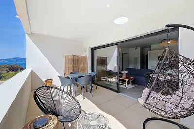 Appartement rive sud porticcio vue mer  à 30 m de la plage