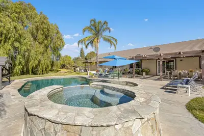 Image de Temecula Wine Country Home w/ Pool, Hot Tub, Game Room & Vineyard Views