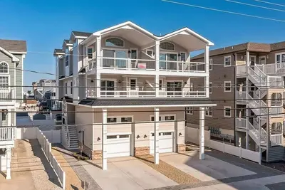 Image de 3506 Landis Avenue North