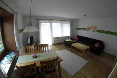 Image de Appartement \"2\" avec terrasse privée, jardin partagé et Wi-Fi