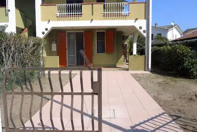 Image de Three-room ground floor villa with large garden and indoor parking space