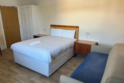 Image de King Size Room with Wash Basin
