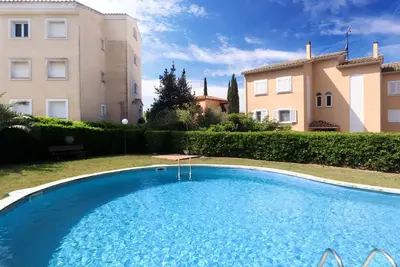 Image de Appartement Ă S'AgarĂł pour 6 personnes avec piscine et parking