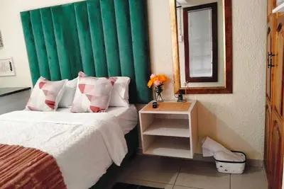 Image de Peaceful lodge with free WiFi in Kempton Park, near airport, near airport