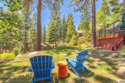Image de New Listing! Lake View, Knotty Pine Cabin with Charming Updates