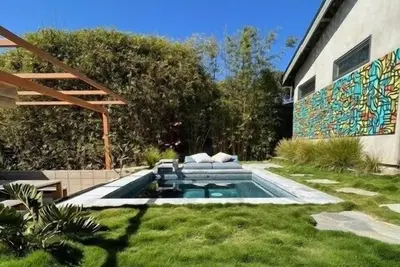 Image de Ideally Located Modern Oasis - Private Hot Tub, Walk to Everything