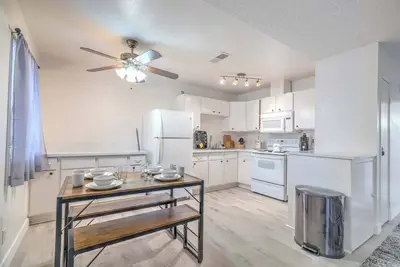 Image de Stylish Stay Near Vegas! Strip Sleeps 6