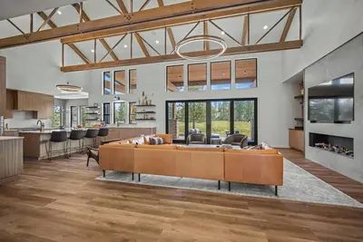 Image de Mountain Retreat with Access to Forest House