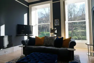 Image de Edinburgh New Town Georgian Stylish Property open aspect towards Calton Hill