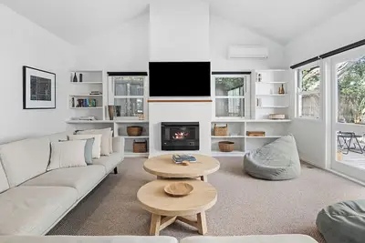 Image de Yatala Beach House: 5  Br, 2  Ba House in Sorrento, Sleeps 10