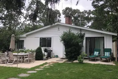 Image de Shinnecock Hills Spacious and Bright Bungalow