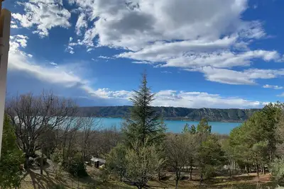 Image de L appel du Lac: \nLe lac de Sainte Croix et des gorges du Verdon