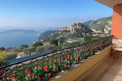 Image de Beautiful 2 Bedroom Apartment overlooking Eze Village and the Cote d'Azur