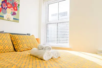 Old Silk - 2-bed Apartment by CovStays