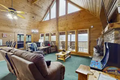 Image de Secluded cabin with mountain views, pickleball table, hot tub, & fireplace