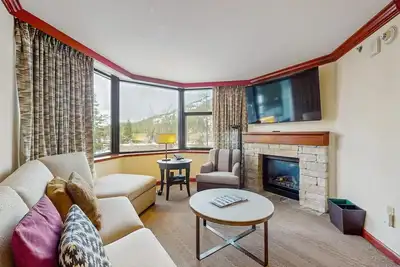 Image de Everline Resort ski in/out condo w/ onsite pool, spa, golf, tennis, & dining