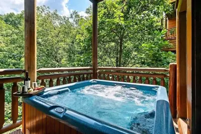 Image de Grand Theatre Lodge: View, Hot Tub, Pool & Games!