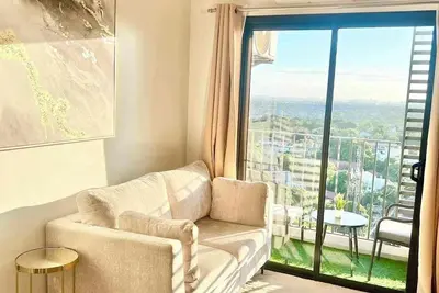 Image de New! 1br w\/ Balcony & Free Parking at The Hive Residences @ CasaArbo