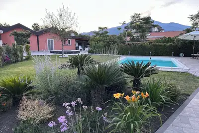 Image de Relax in this house with garden, pool, conveniently located
