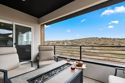 Image de A Lazy Day Getaway along the Eagle Bike Park Hills