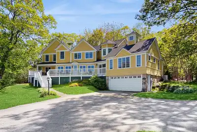 Image de Serene Coastal Haven with Stunning Ocean Views, Deck, and Screened in Porch