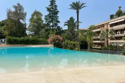 Image de Appt 2ch 90m2 : terrasse 40m2-piscine-tennis