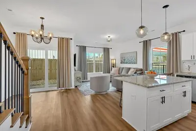 New Townhouse~Garage parking~Gated~Downtown Rome