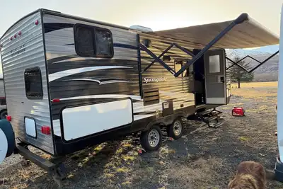 Image de Kodiak Alaska Travel Trailer near prime fishing grounds!