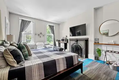 Image de Historic Old South District Governors Suite