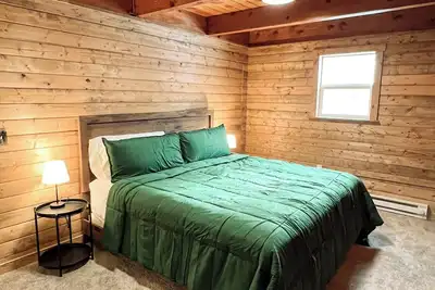 Image de Renovated 4br Cabin. Quiet, cozy, and convenient