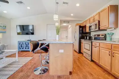 Image de 2 bedroom 2 Bath Home w/Pool and beach access!